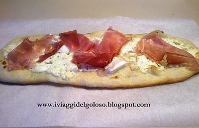 LINGUE DI PIZZA CON FORMAGGIO E SPECK