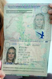 Gran Bretagna: il nuovo passaporto è un’opera d’arte a prova di falsario