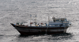 La portaerei Usa Stennis libera 13 pescatori iraniani prigionieri dei pirati somali nel golfo di Oman