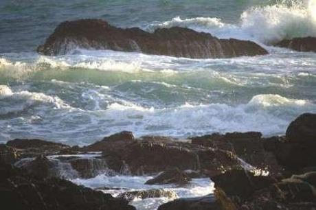 Mare forza 10: bloccati in Sicilia i collegamenti aerei con Lampedusa e Pantelleria e quelli via mare con le isole minori