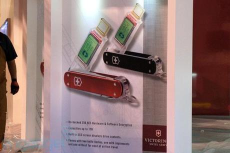 Victorinox, al CES arrivano le chiavette USB da 1 Tera, o meglio dire… i coltellini