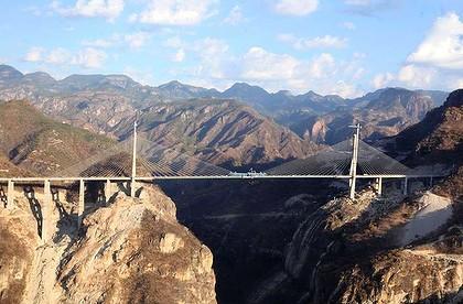 Inaugurato in Messico il ponte sospeso più alto al modno