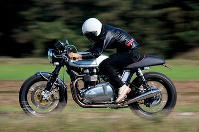 Triumph Thruxton by deLight