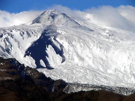 LA COLATA LAVICA SOLIDIFICATA DELL'ETNA