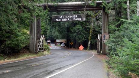 Riaperto il Mount Rainer National Park di Seattle dopo la folle sparatoria del “Rambo” di Capodanno