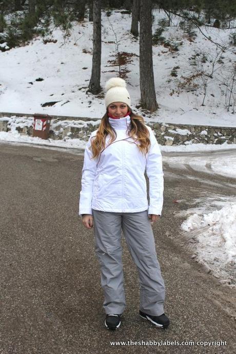 Fashion blogger on the snow(board)