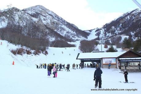 Fashion blogger on the snow(board)