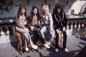 I Queen nel 1976 - da sinistra a destra: John Deacon, Freddie Mercury, Roger Taylor e Brian May Freddie Mercury: The Legend Lives On