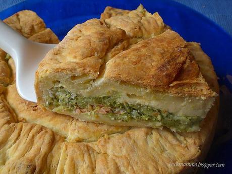 Torta salata con broccoli e salmone affumicato