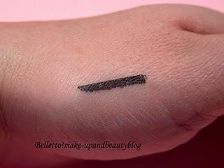 Essence - Eyeliner Pen Extra Longlasting