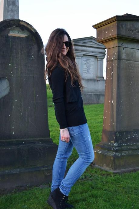 Life is simple, and the simple thing is the right thing. (O.Wilde)