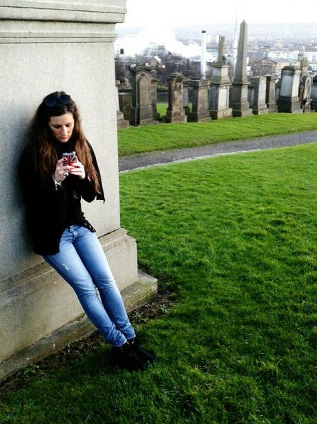 Life is simple, and the simple thing is the right thing. (O.Wilde)