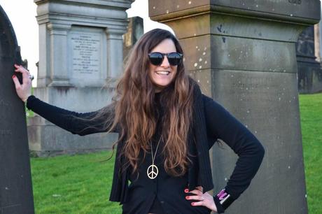 Life is simple, and the simple thing is the right thing. (O.Wilde)