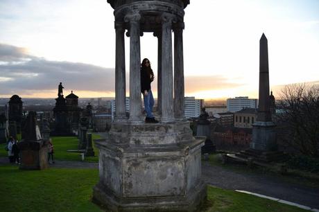 Life is simple, and the simple thing is the right thing. (O.Wilde)