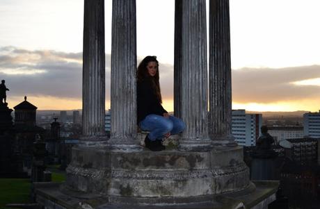 Life is simple, and the simple thing is the right thing. (O.Wilde)