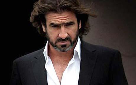 L'ex stella del calcio francese Eric Cantona si candida per l'Eliseo