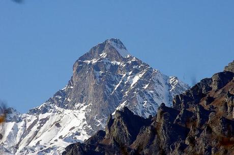 Alpi Graie in primo piano : la Torre d'Ovarda