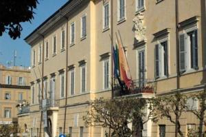 Frascati: 2 dirigenti del comune ai domiciliari per abuso d’ufficio