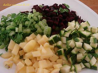 Zuppa di verdure ubriaca con lenticchie