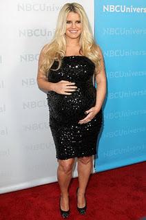 Jessica Simpson in Dolce & Gabbana sul NBCUniversal red carpet