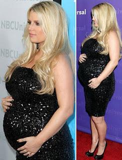 Jessica Simpson in Dolce & Gabbana sul NBCUniversal red carpet