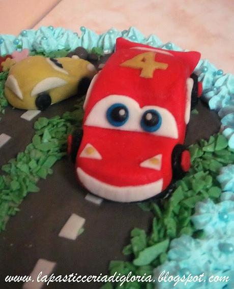 Torta decorata ispirata a Cars