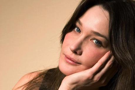 07-01-2012 Carla Bruni: accusata di aver ricevuto finanziamenti irregolari