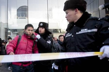 Tafferugli in Cina alla Apple x iPhone4S Sold Out e tafferugli in Cina per l’iPone 4S