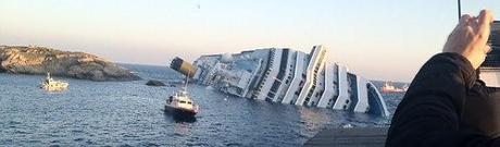 Costa Concordia, si è inclinata, 6 morti nell'incidente e dispersi (aggiornamento)