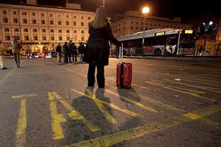 L’Italia in serie B. Stop di Bossi ai comizi di Maroni. E Silvio: “Ascoltate i taxisti”. Ma non era cambiato tutto?