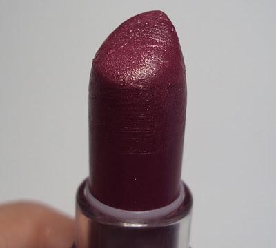 Review - Essence lipsticks 55 and 12