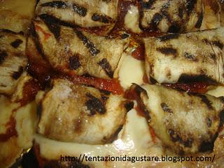 Involtini di melanzane filanti