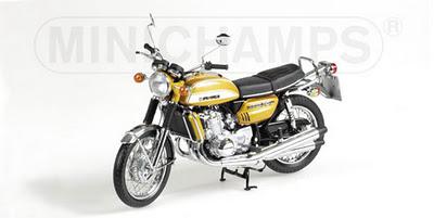 Suzuki GT 750 1972 by Minichamps