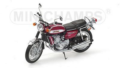 Suzuki GT 750 1972 by Minichamps