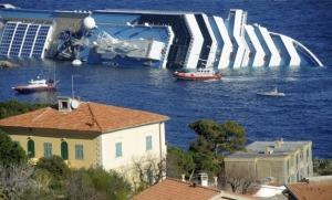 Costa Concordia: il mare mosso fa muovere la nave, evacuati soccorritori. Alto rischio inquinamento 