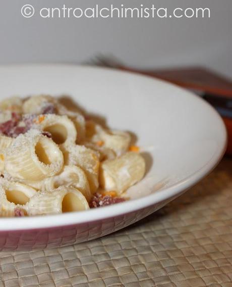 Mezzi Rigatoni con Zucca e Speck