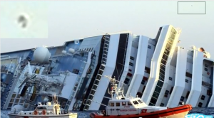 UFO avvistati attorno al relitto del Concordia: Sciacallaggio reprise