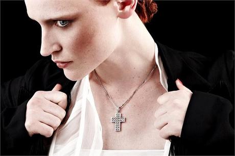 Jewel trends: crosses