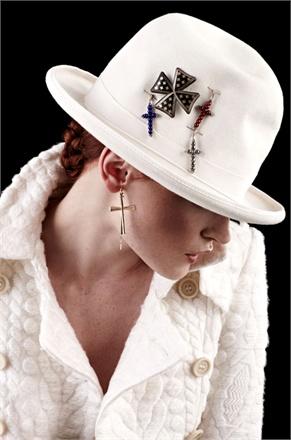 Jewel trends: crosses