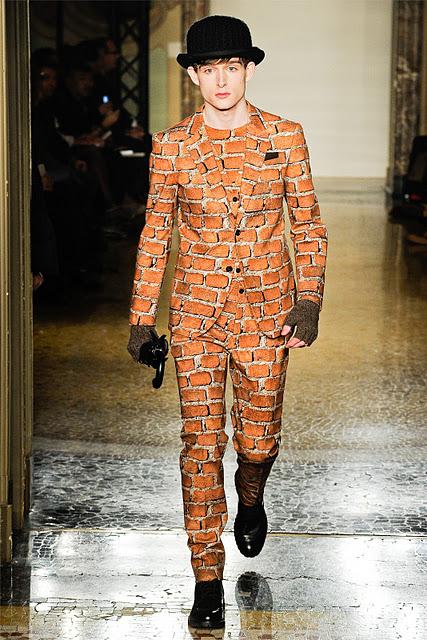 Milan Fashion Week FW12 - Moschino . Comment and Favourite Looks