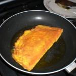 Omelette gustoso con mozzarella ed origano