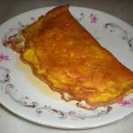 Omelette gustoso con mozzarella ed origano