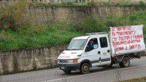 Sicilia: accoltellato durante l’«Operazione Vespri Siciliani» a Lentini. Strage sfiorata sui binari di Santa Flavia