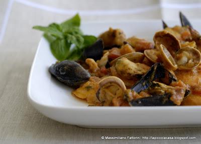 Il mare in tavola: zuppetta di frutti di mare e polpa bianca