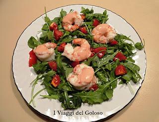 GAMBERI CON RUCOLA POMODORI E SALSA ROSA