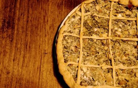 Crostata salata di feta e verdura di campagna