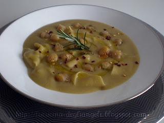 Zuppetta di ceci con maltagliati fatti in casa