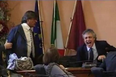 Ostia: Rissa in diretta tv al XIII municipio VIDEO