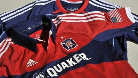 Calcio, Usa: nuove maglie per i Chicago Fire. Stop ai colori dei pompieri, ma c’è bandiera della città