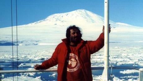 Franco Guarino durante una spedizione in Antartide